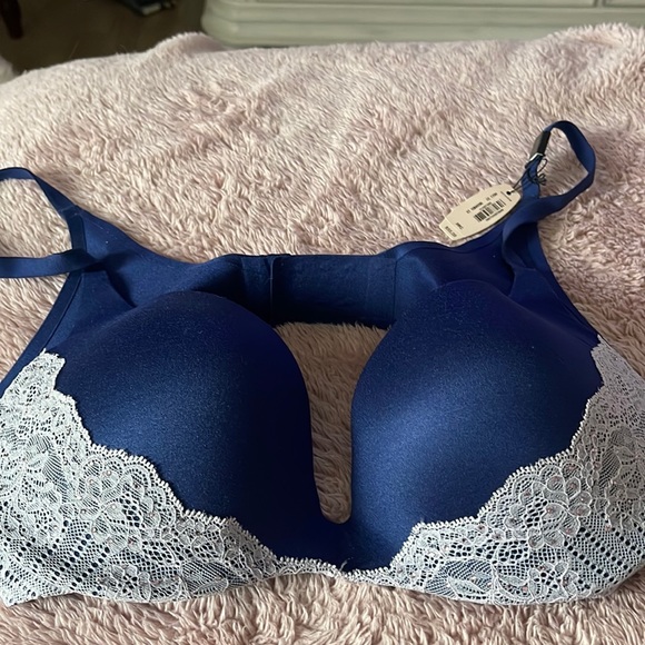 Victoria secret - Picture 1 of 4